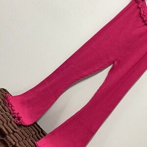 Bright pink daisy street leggings